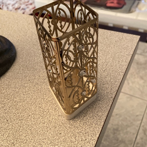 Studs hand soap holder - Picture 1 of 3